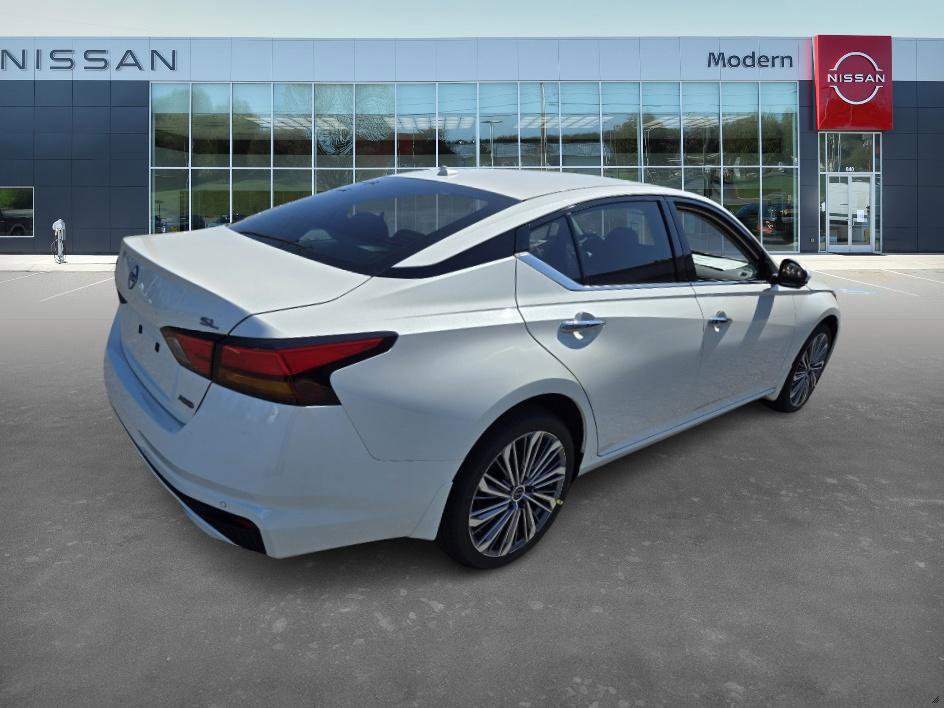 2025 Nissan Altima SL photo 5