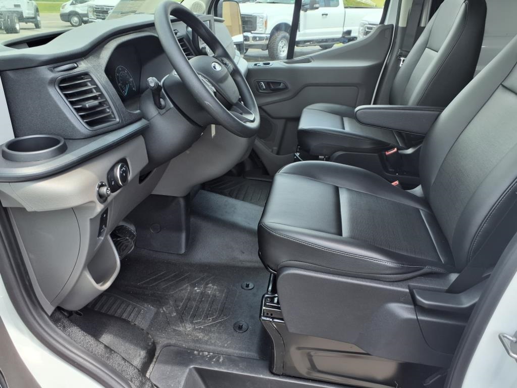 2025 Ford Transit Cargo Van photo 4