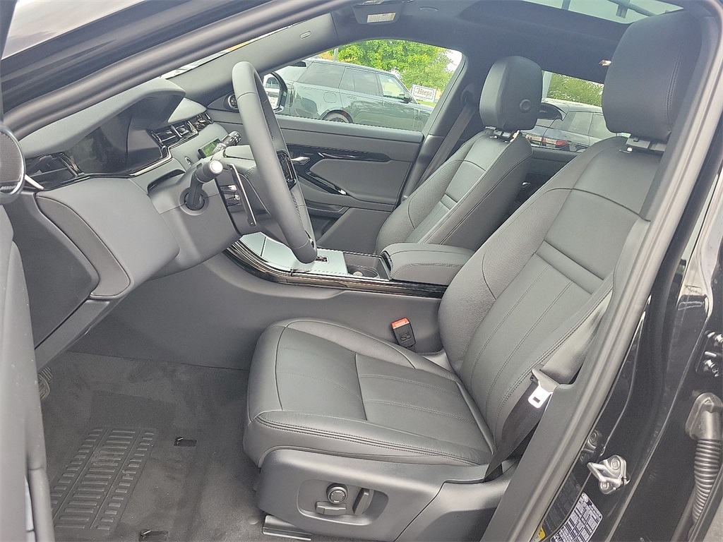 2025 Land Rover Range Rover Evoque S photo 8