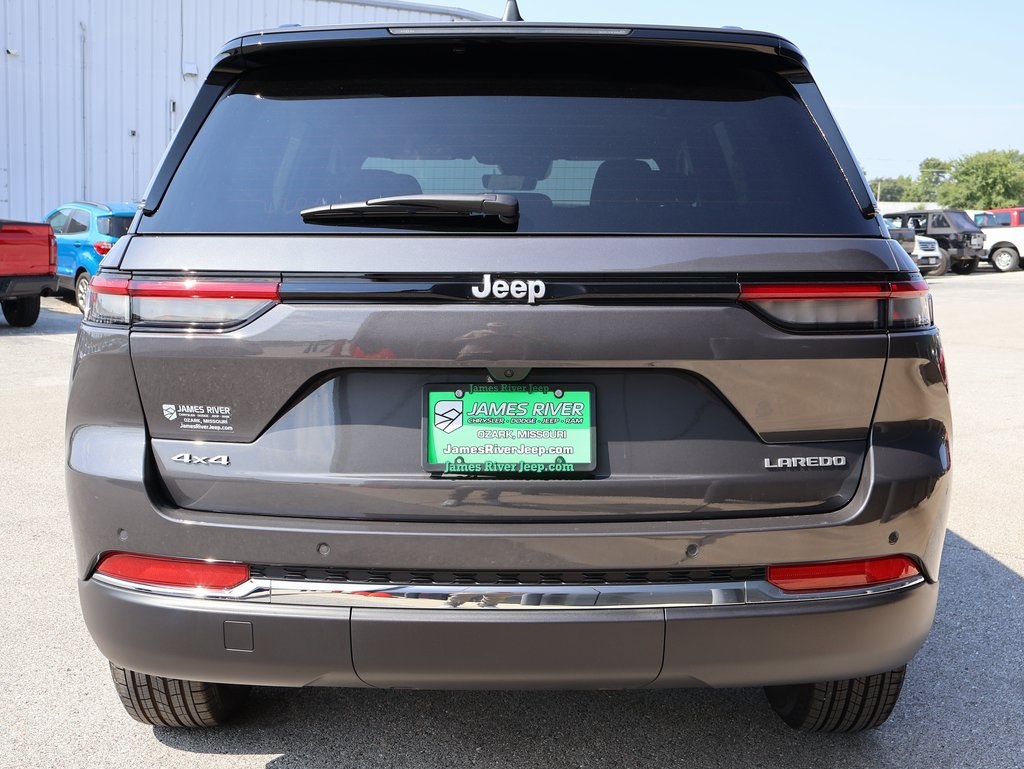 2025 Jeep Grand Cherokee Laredo X photo 4