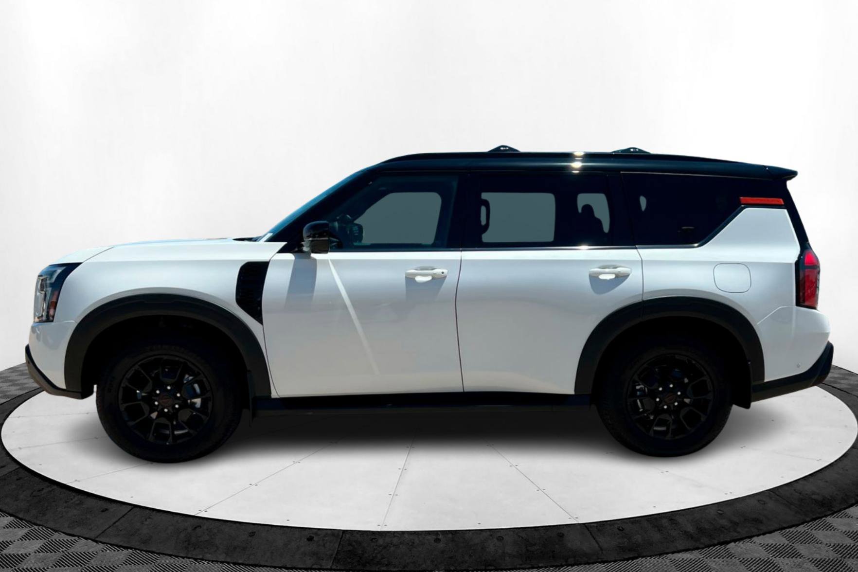 2025 Nissan Armada photo 2