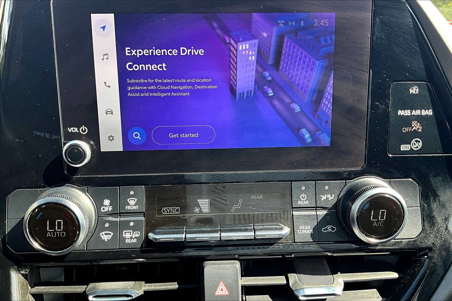 2023 Toyota Highlander LE photo 31