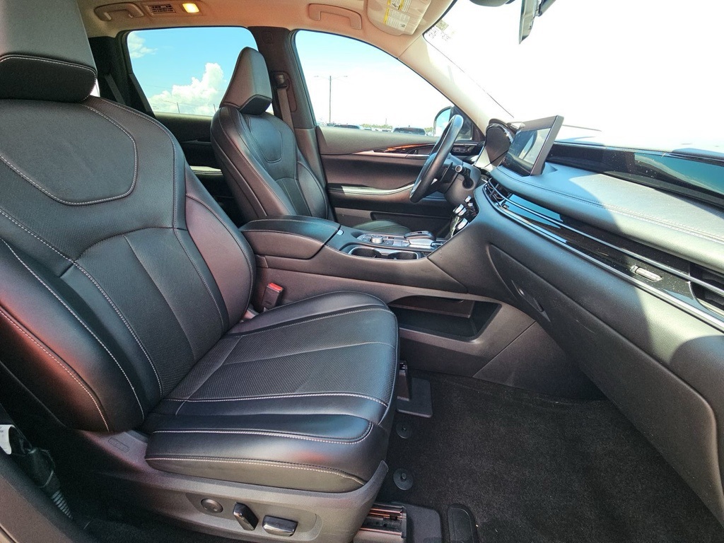 2023 Infiniti QX60 Pure photo 14
