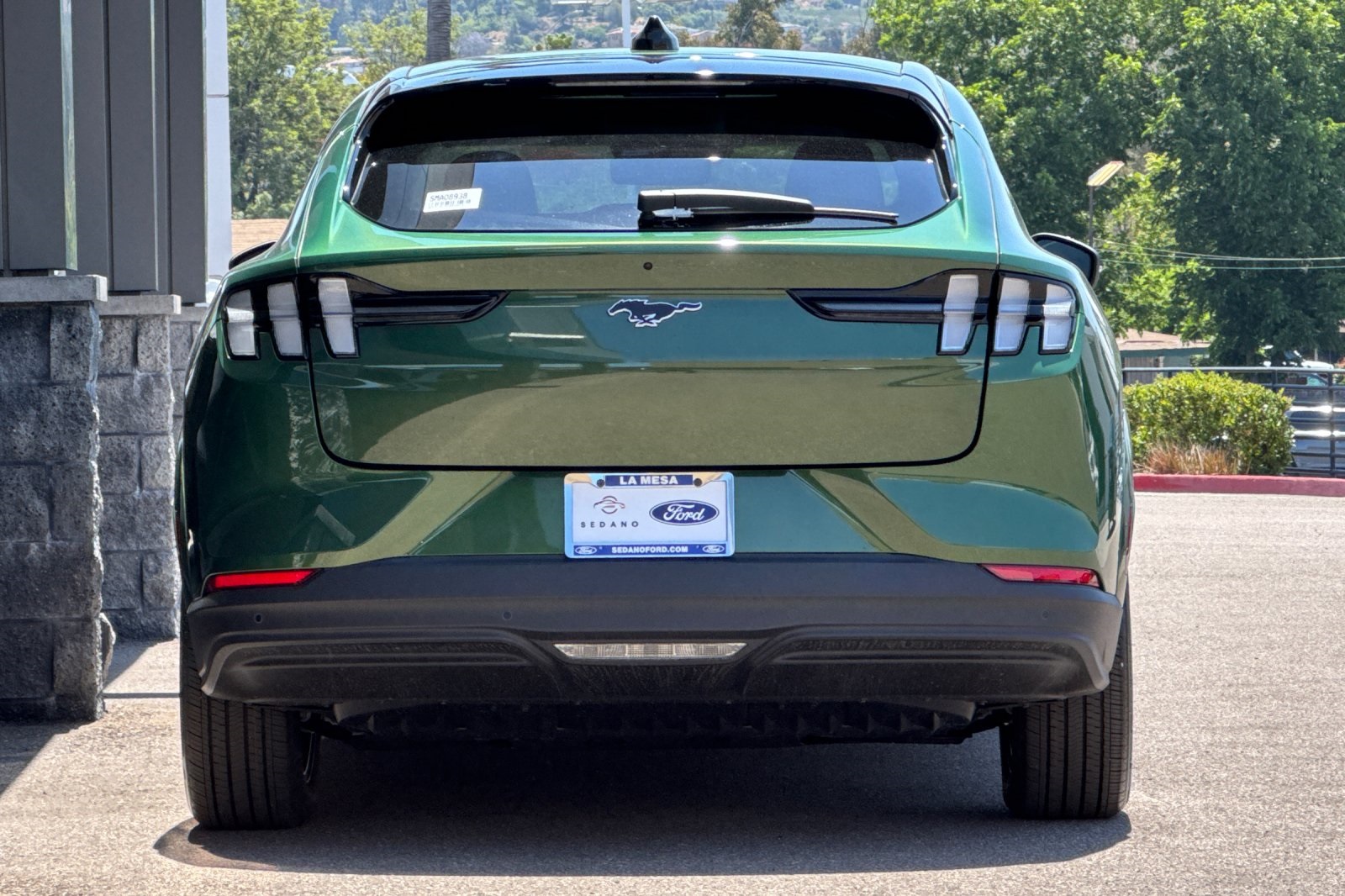 2025 Ford Mustang Mach-E Premium photo 4