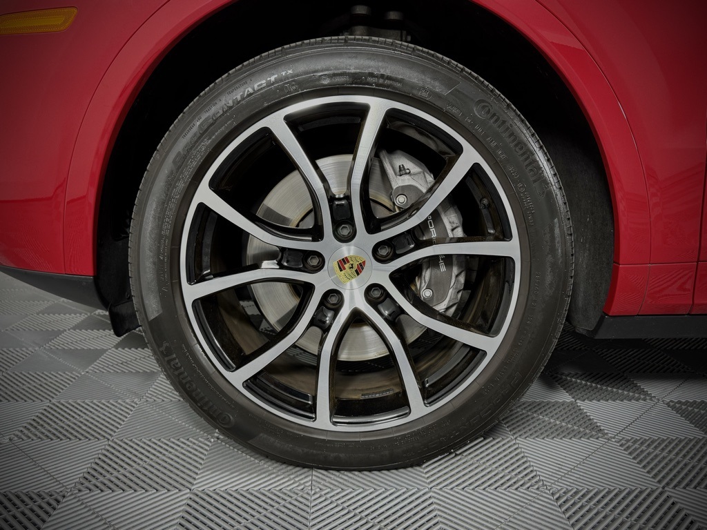 2023 Porsche Cayenne Coupe photo 13