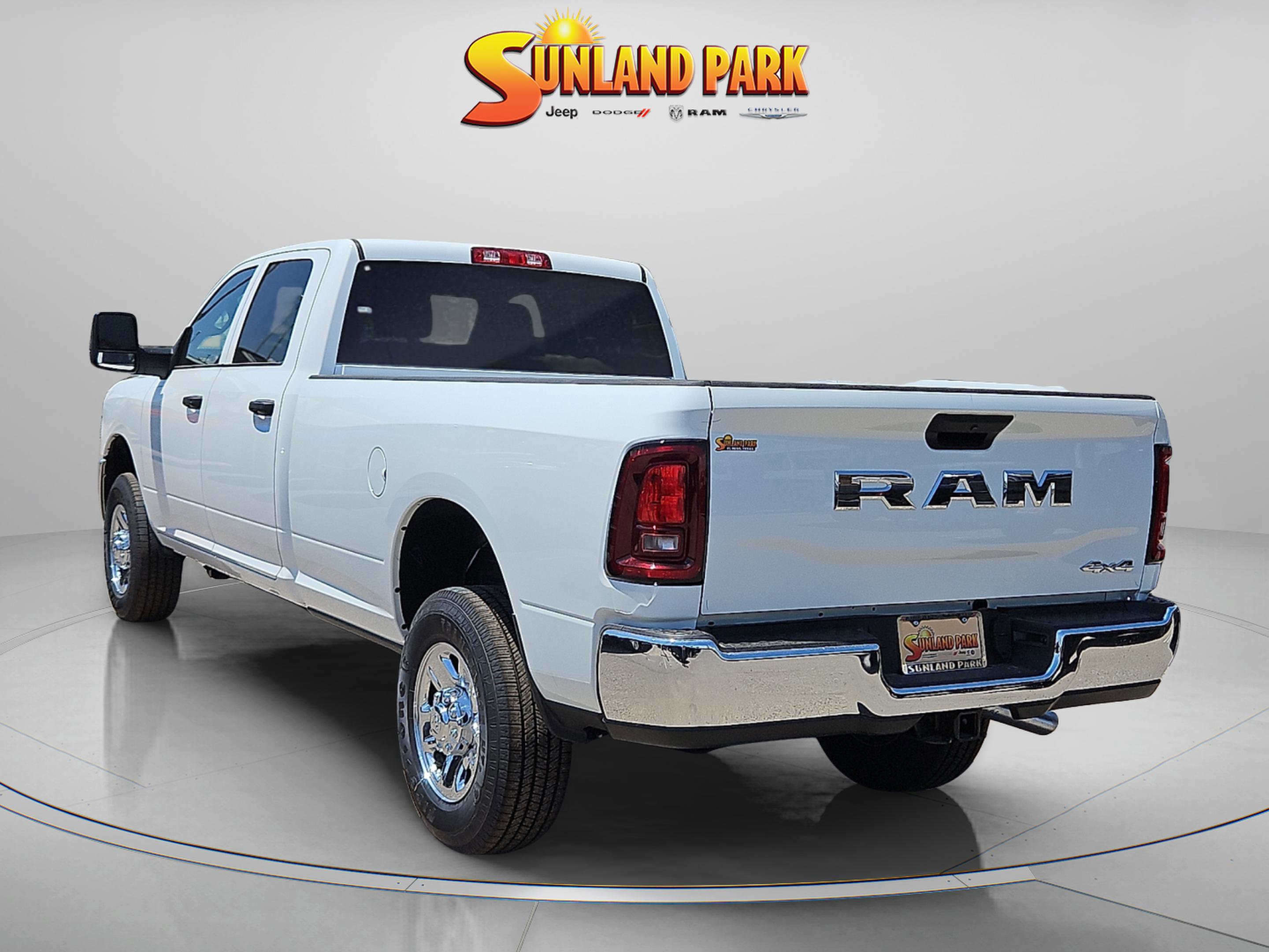 2025 Ram 2500 Tradesman photo 3