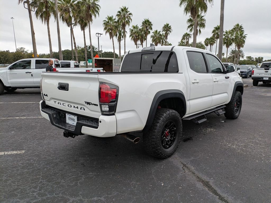 2017 Toyota Tacoma SR5 photo 3