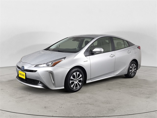 2022 Toyota Prius LE's photo