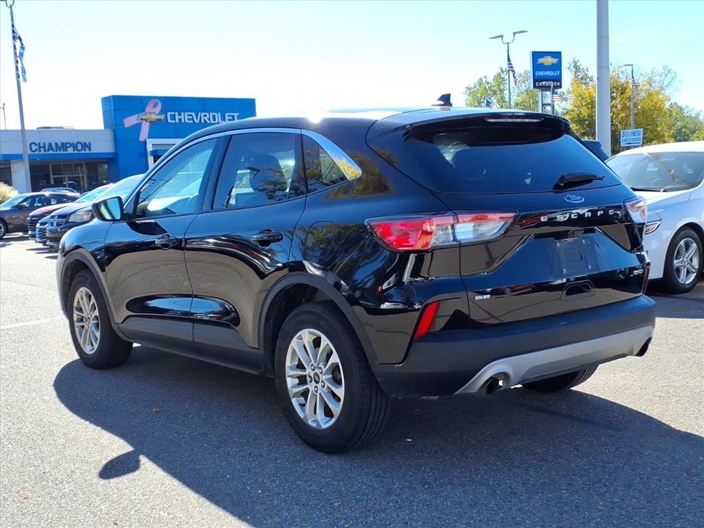 2022 Ford Escape SE photo 4