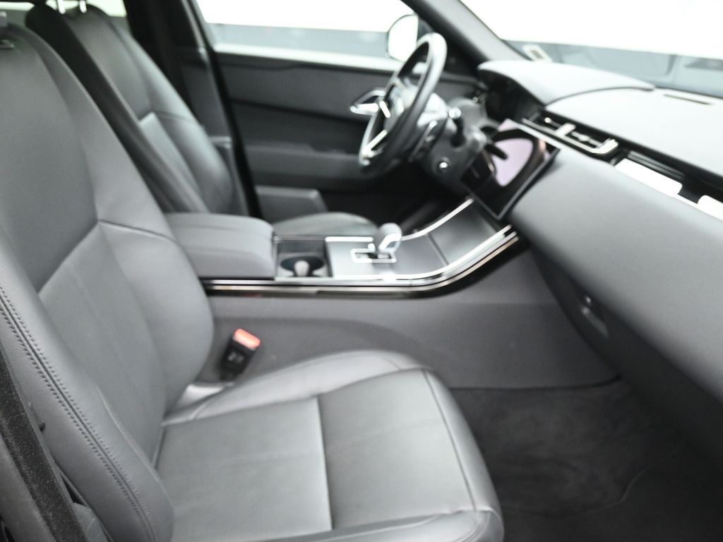 2024 Land Rover Range Rover Velar SE photo 16