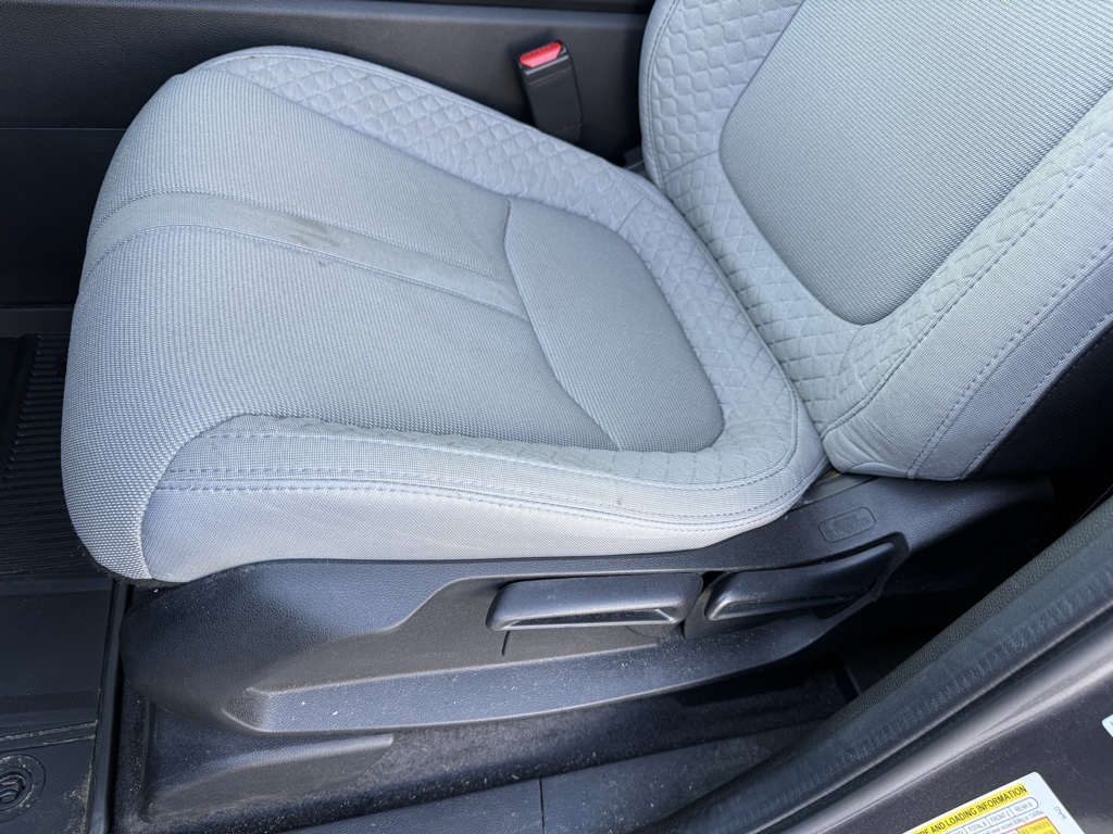 2023 Honda Pilot LX photo 12