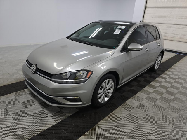 2018 Volkswagen Golf TSI SE photo 3