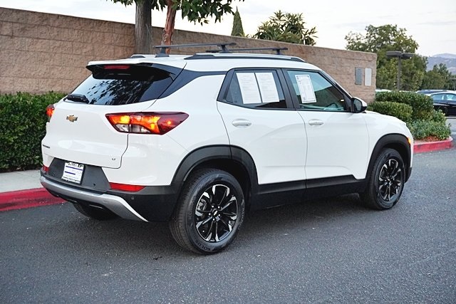 Used 2022 White Chevrolet LT image 7