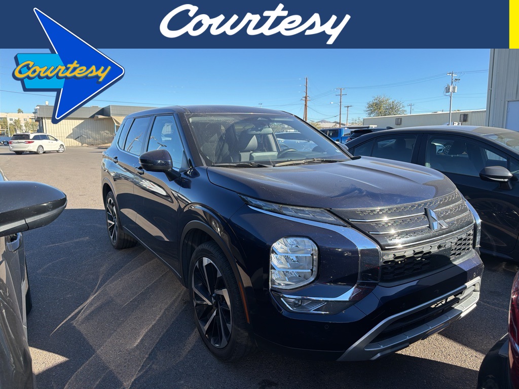 2024 Mitsubishi Outlander SE's photo