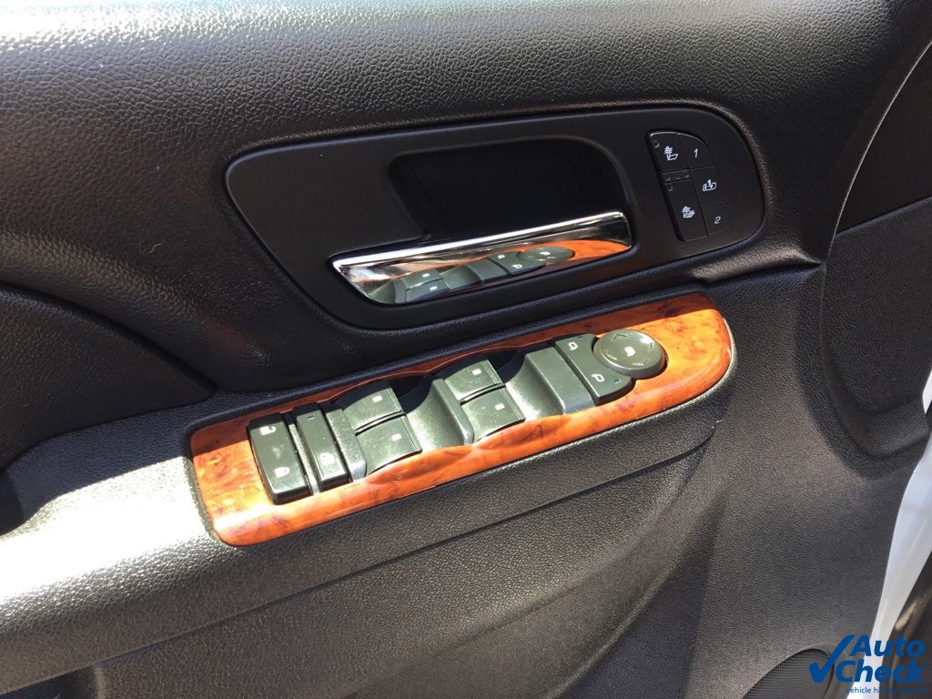 2011 Chevrolet Silverado 3500HD LTZ photo 18