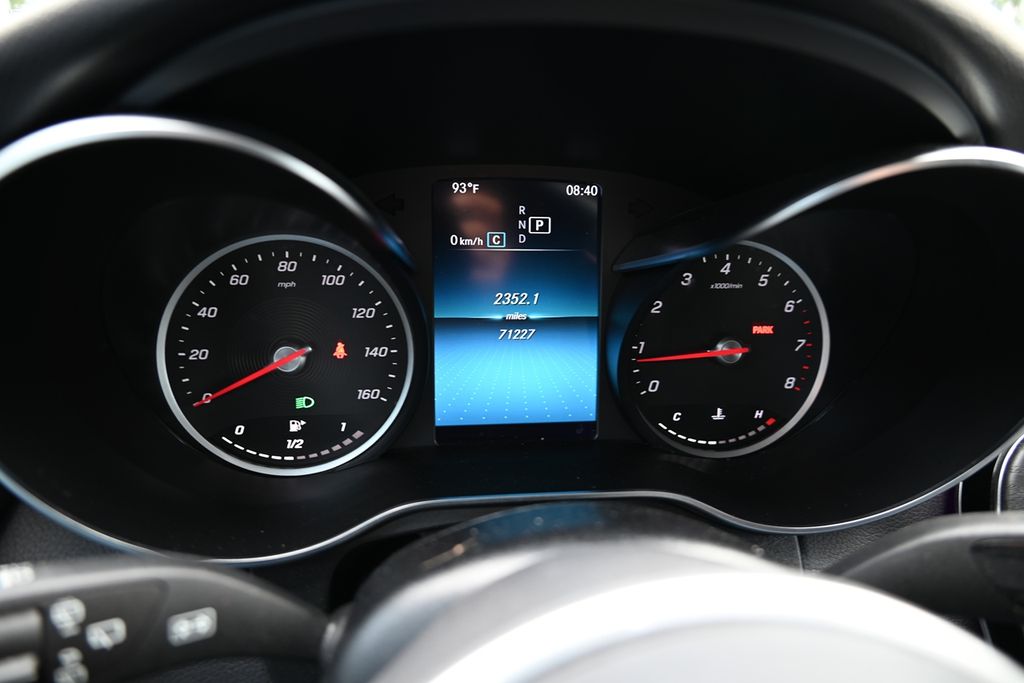 2021 Mercedes Benz GLC 300 photo 19
