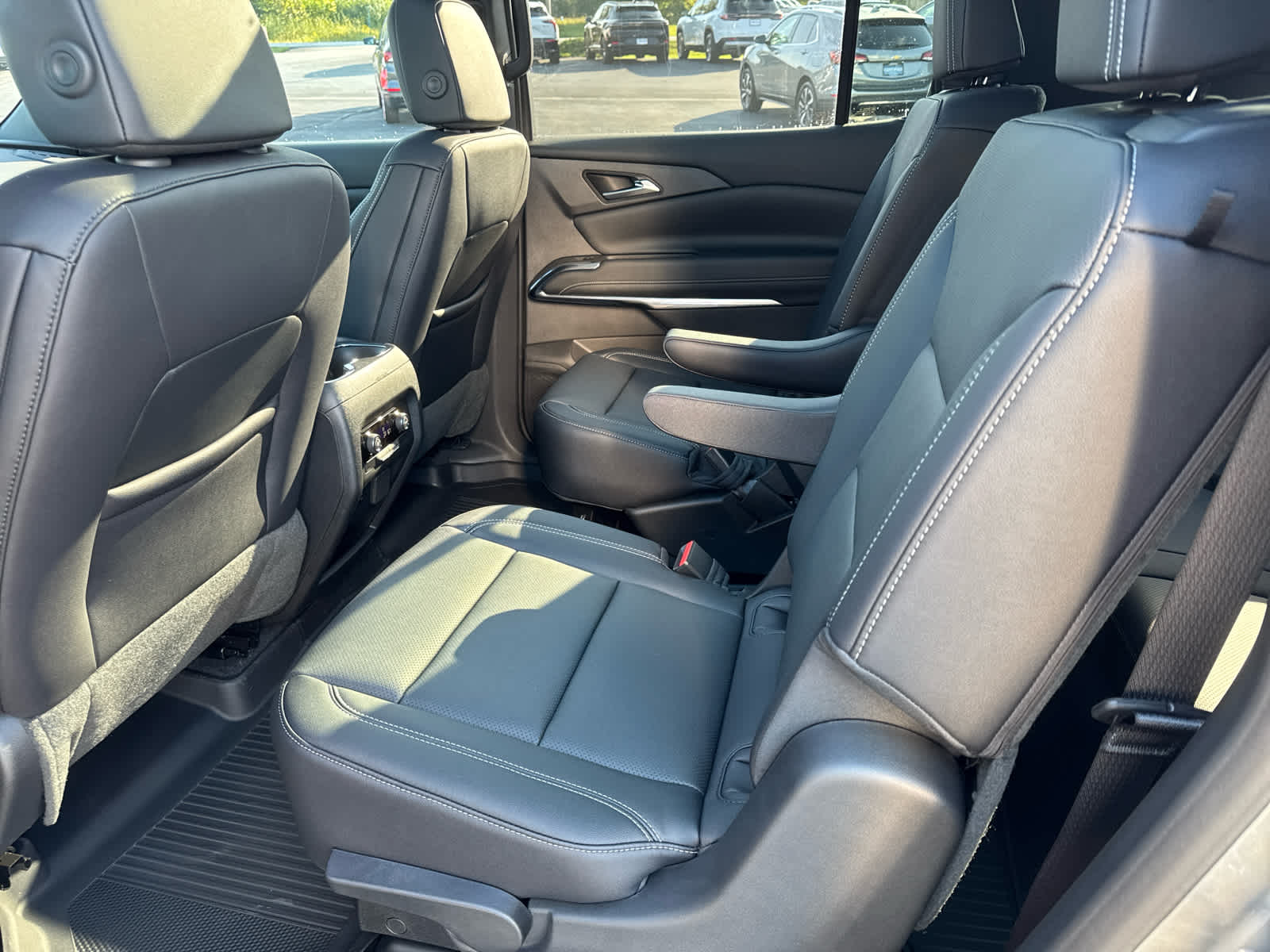 2025 Chevrolet Traverse photo 20