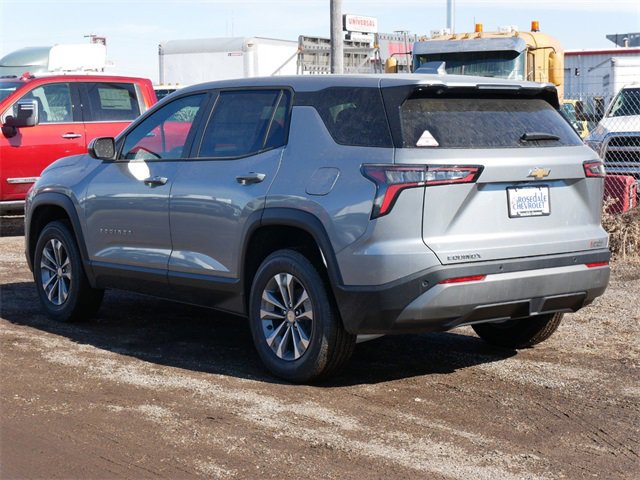 2025 Chevrolet Equinox LT photo 2