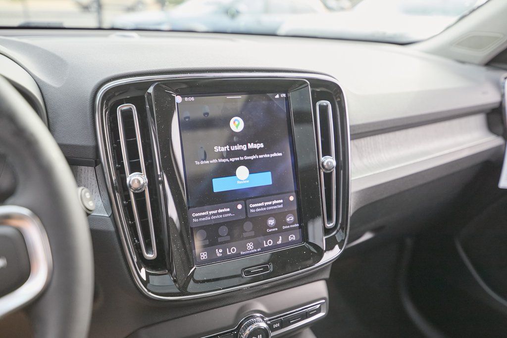 2026 VOLVO XC40 - Image 12