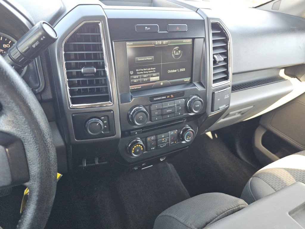 2015 Ford F-150 XLT photo 29
