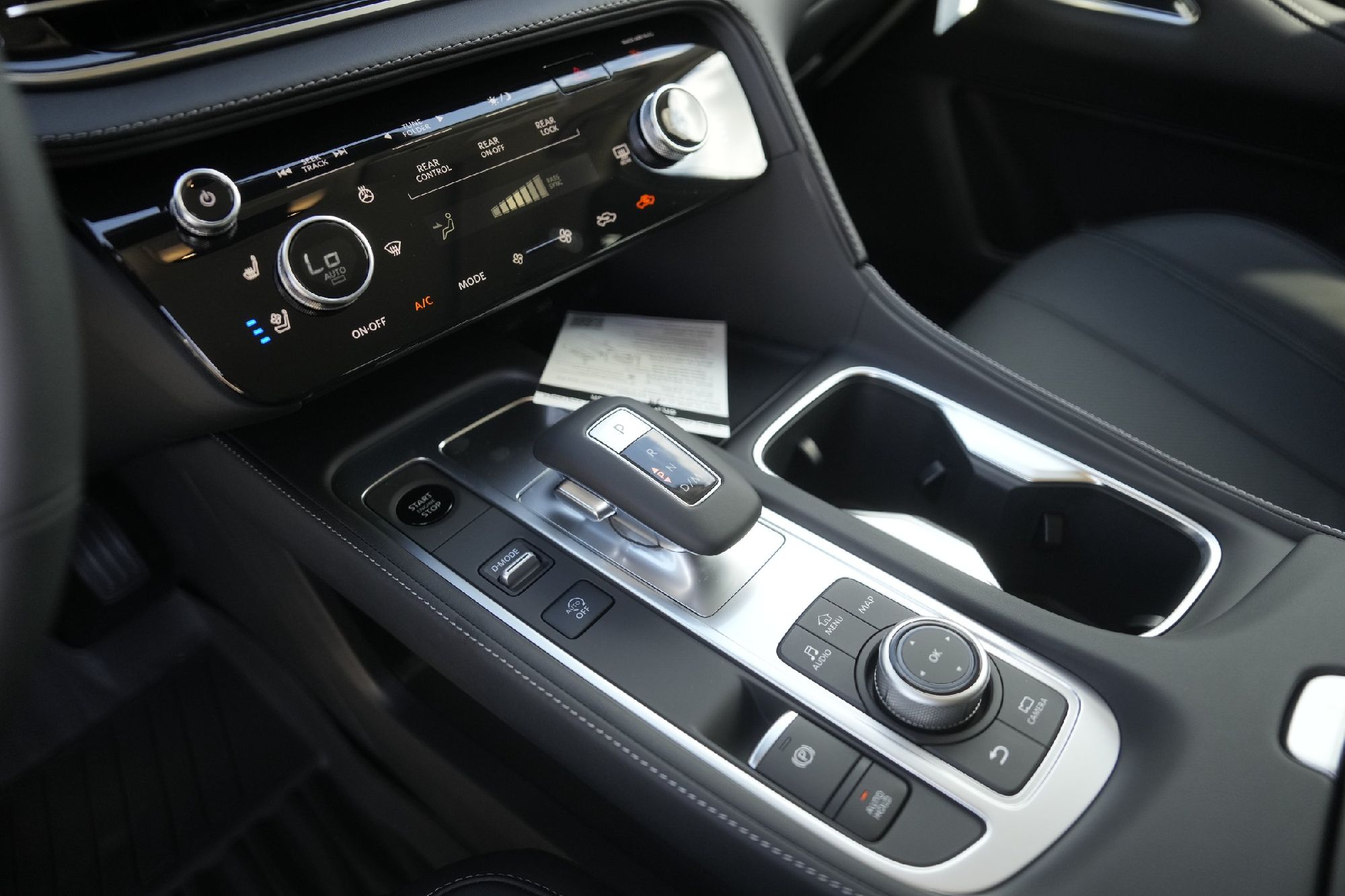 2026 Infiniti QX60 Luxe photo 8