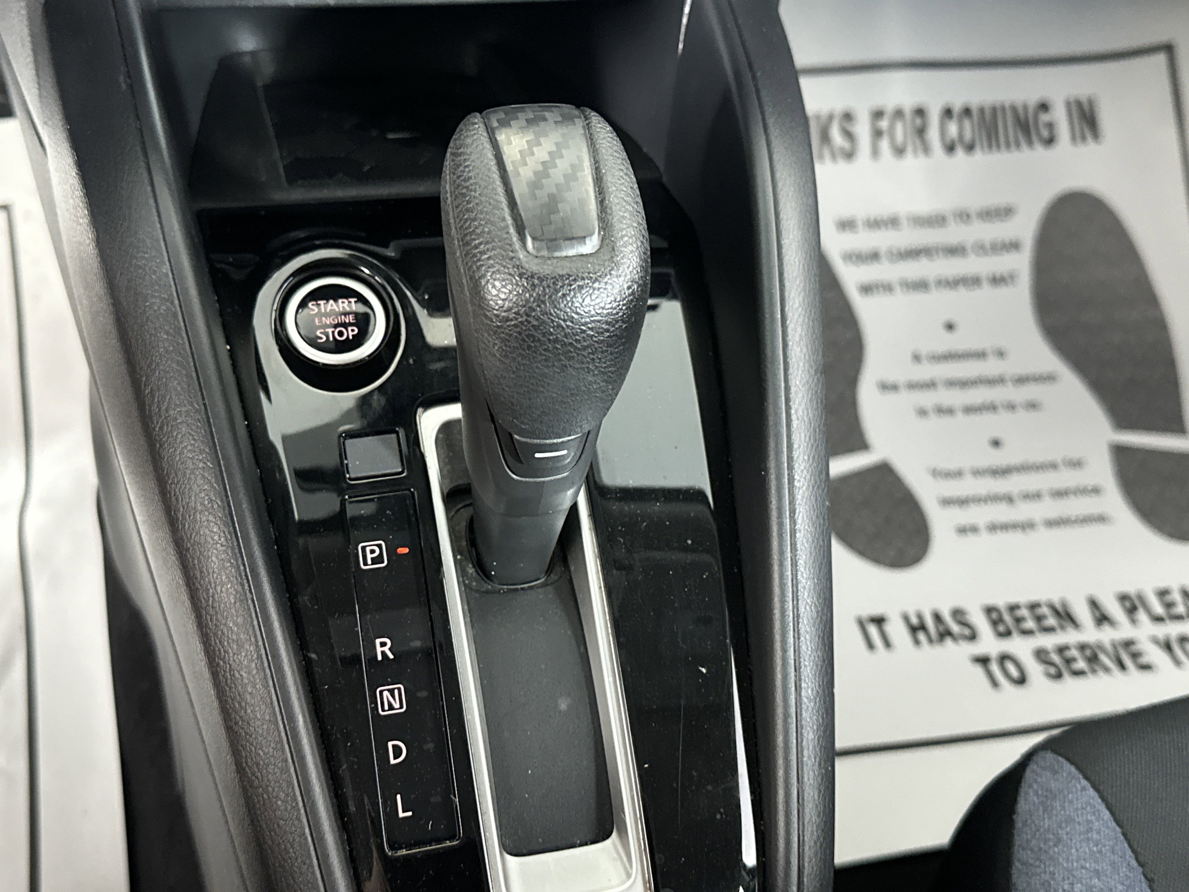 2023 Nissan Versa SV photo 8