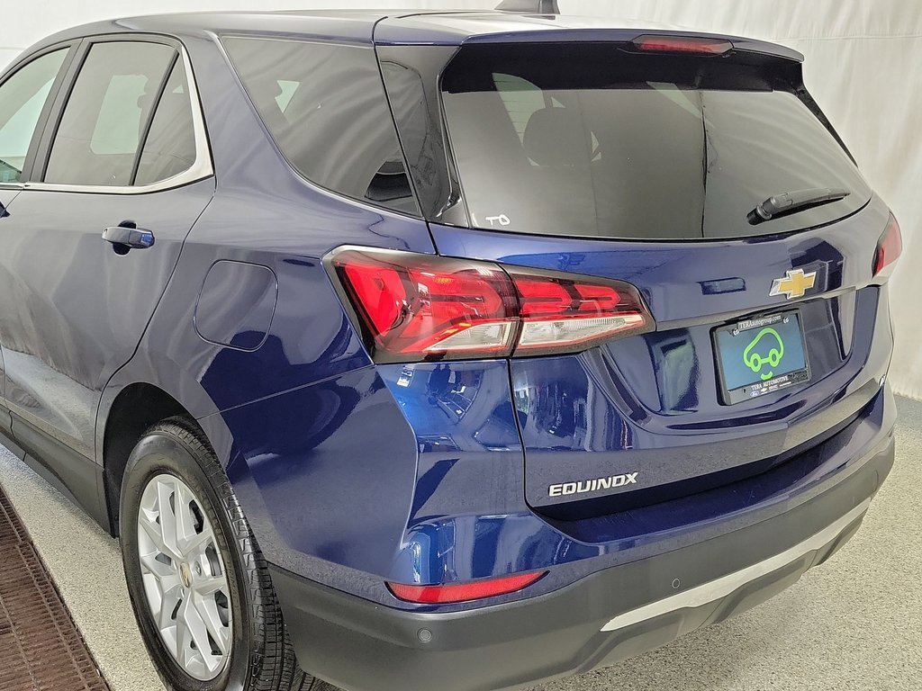 2022 Chevrolet Equinox LT photo 2