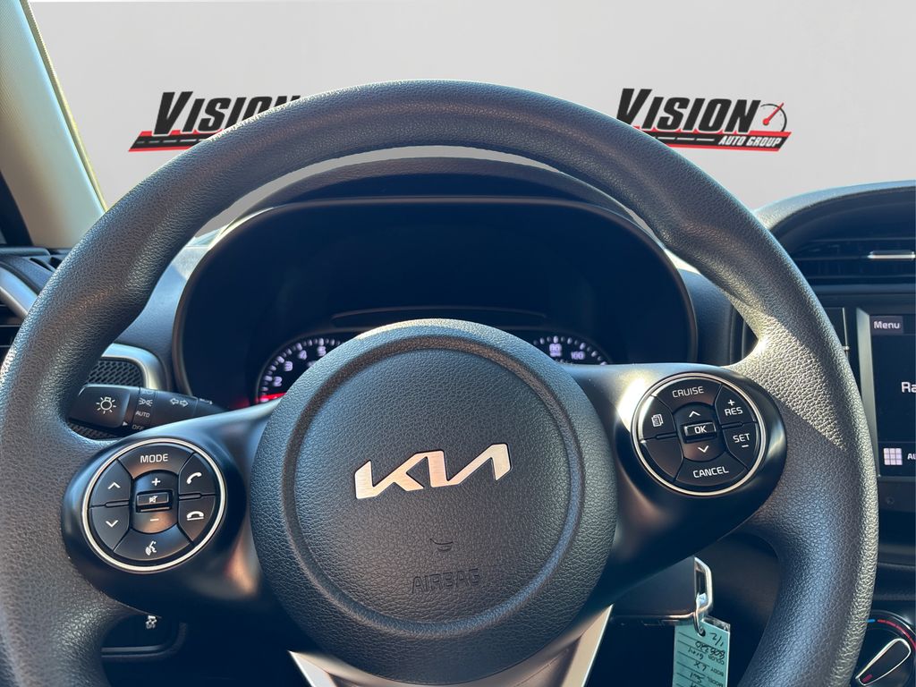 2022 Kia Soul LX photo 16