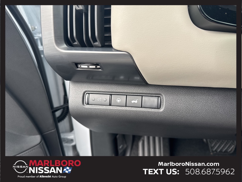2025 Nissan Pathfinder SL photo 15