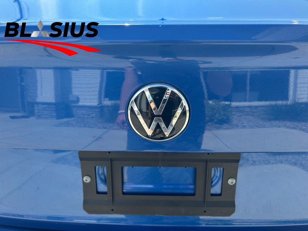 2024 Volkswagen Jetta 1.5T S photo 2