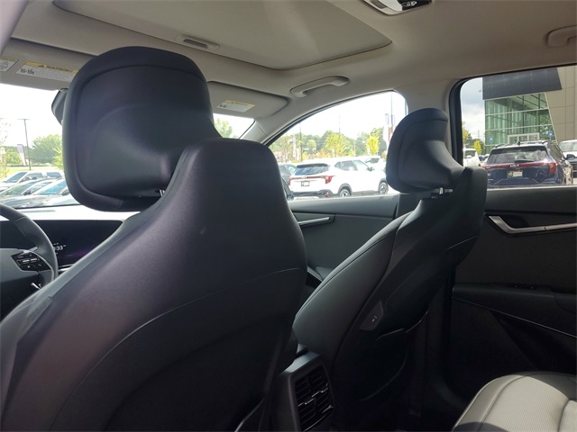 2025 Kia Niro Plug-In Hybrid SX photo 11