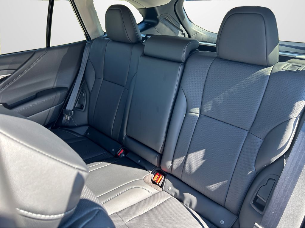 2025 Subaru Outback Limited photo 17