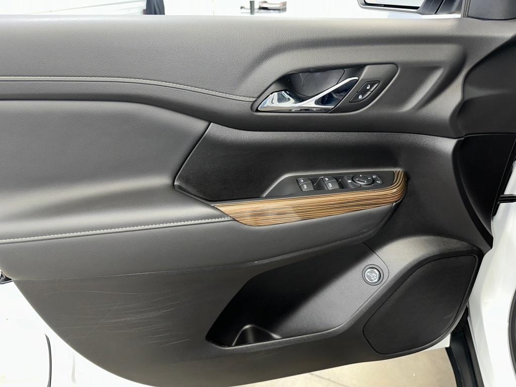 2023 Gmc Acadia SLE photo 3