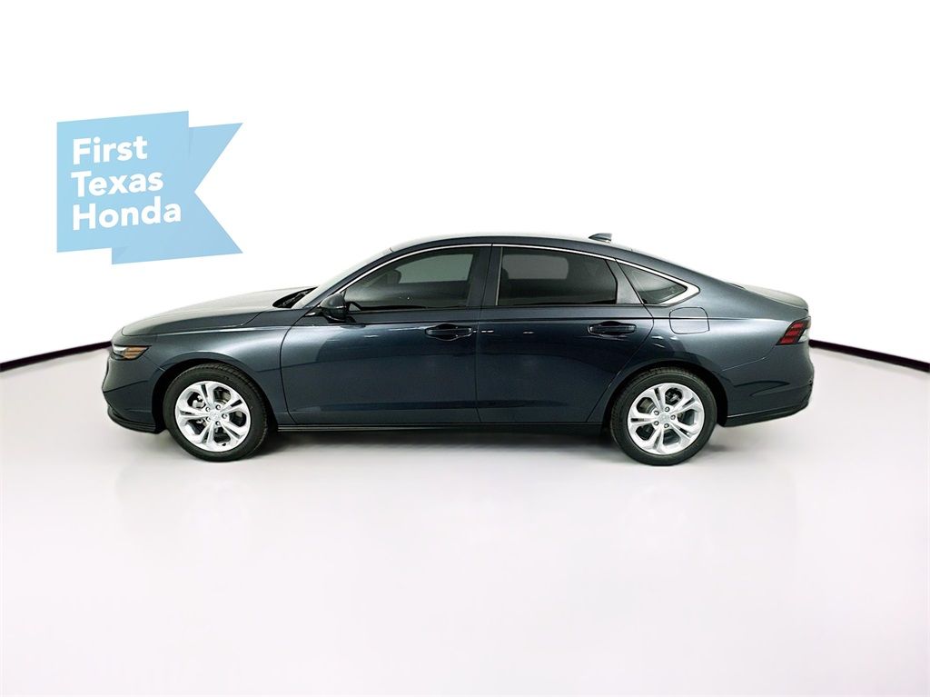 2025 Honda Accord LX photo 4