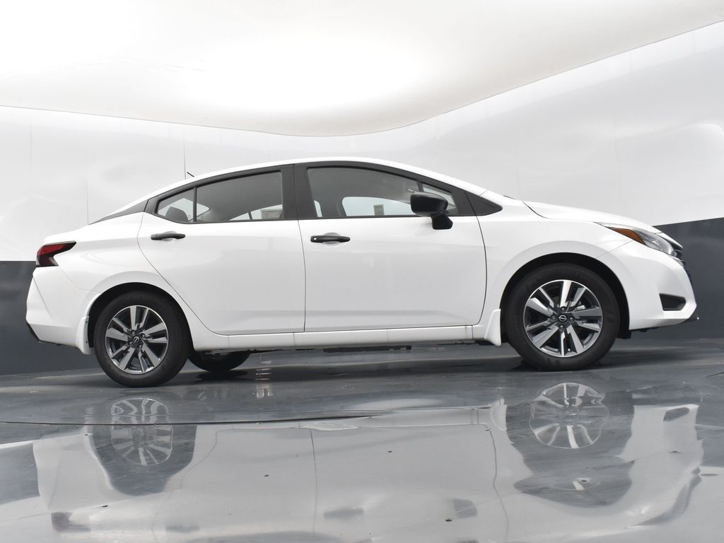 2025 Nissan Versa 1.6 S photo 26