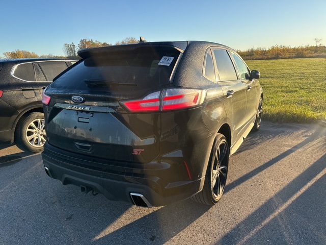 2022 Ford Edge ST photo 3