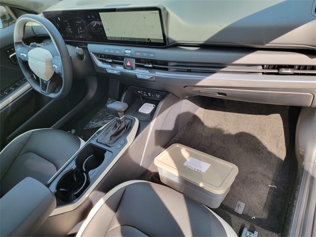 2025 Kia K4 GT-Line photo 16