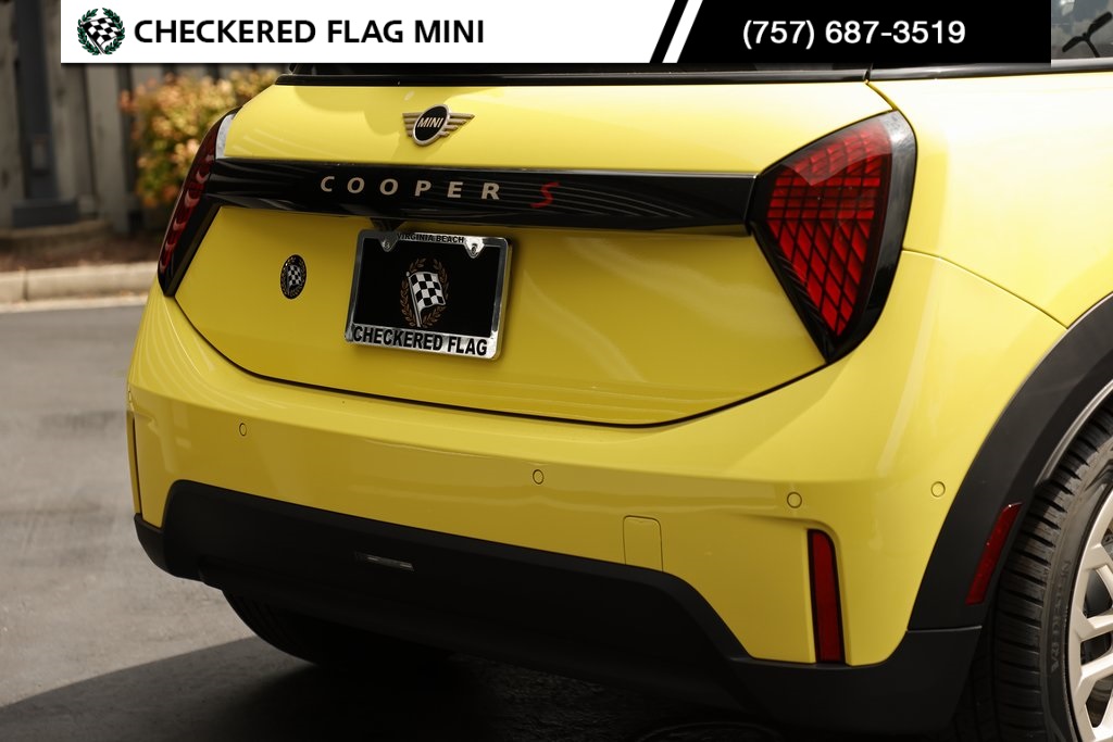2025 Mini Cooper S Iconic photo 7