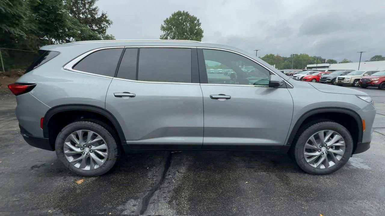 2026 Buick Enclave Preferred photo 9