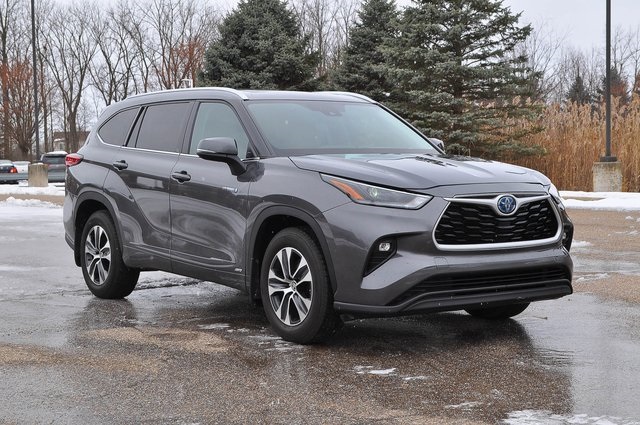 2021 Toyota Highlander XLE's photo