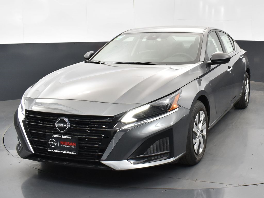 2025 Nissan Altima 2.5 S photo 3