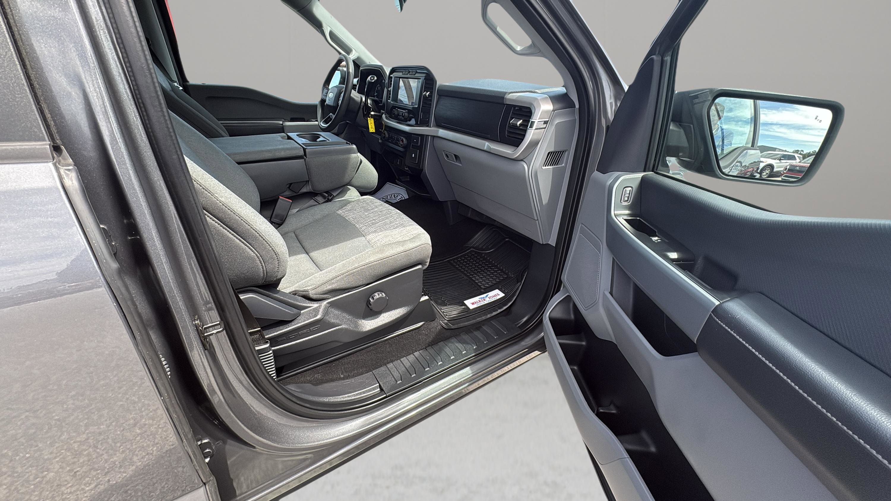 2023 Ford F-150 XLT photo 12