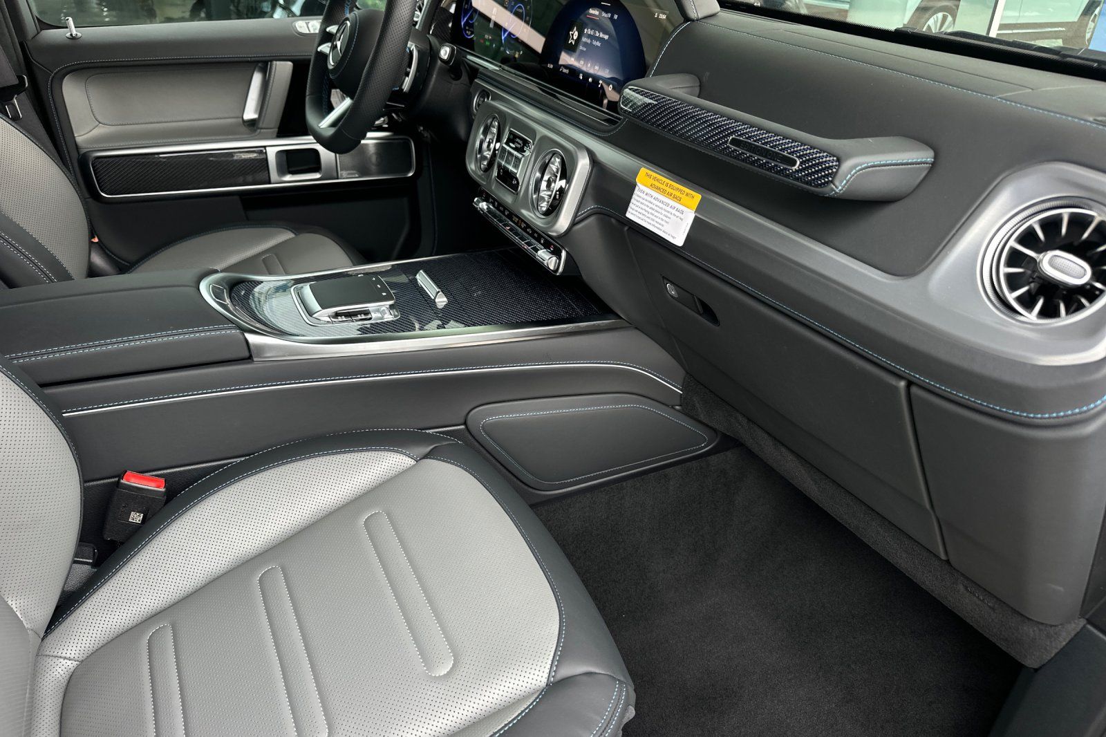2025 Mercedes Benz G photo 13