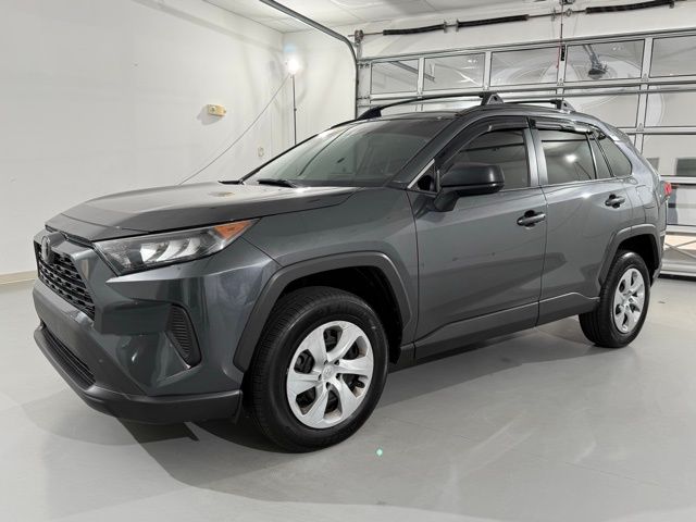 2019 Toyota RAV4 LE photo 2