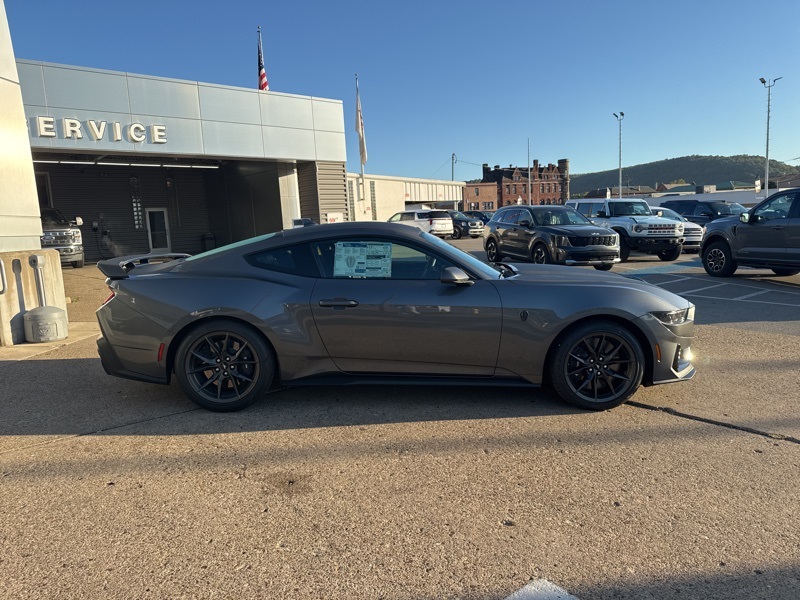 2025 Ford Mustang Dark Horse photo 9