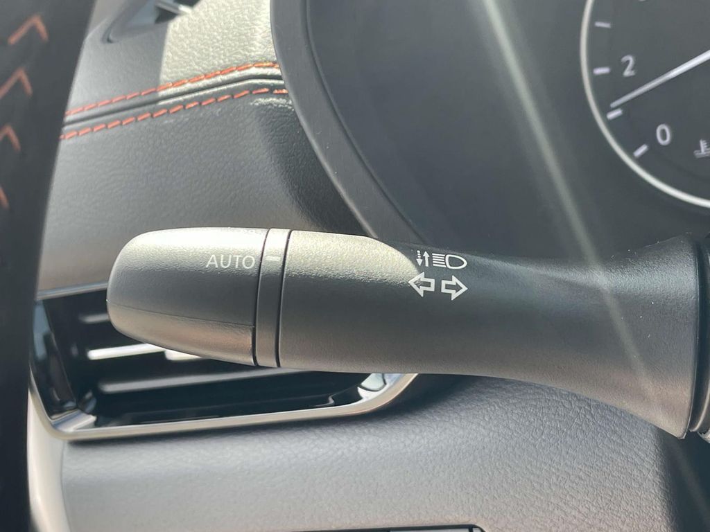 2025 Nissan Sentra SR photo 16