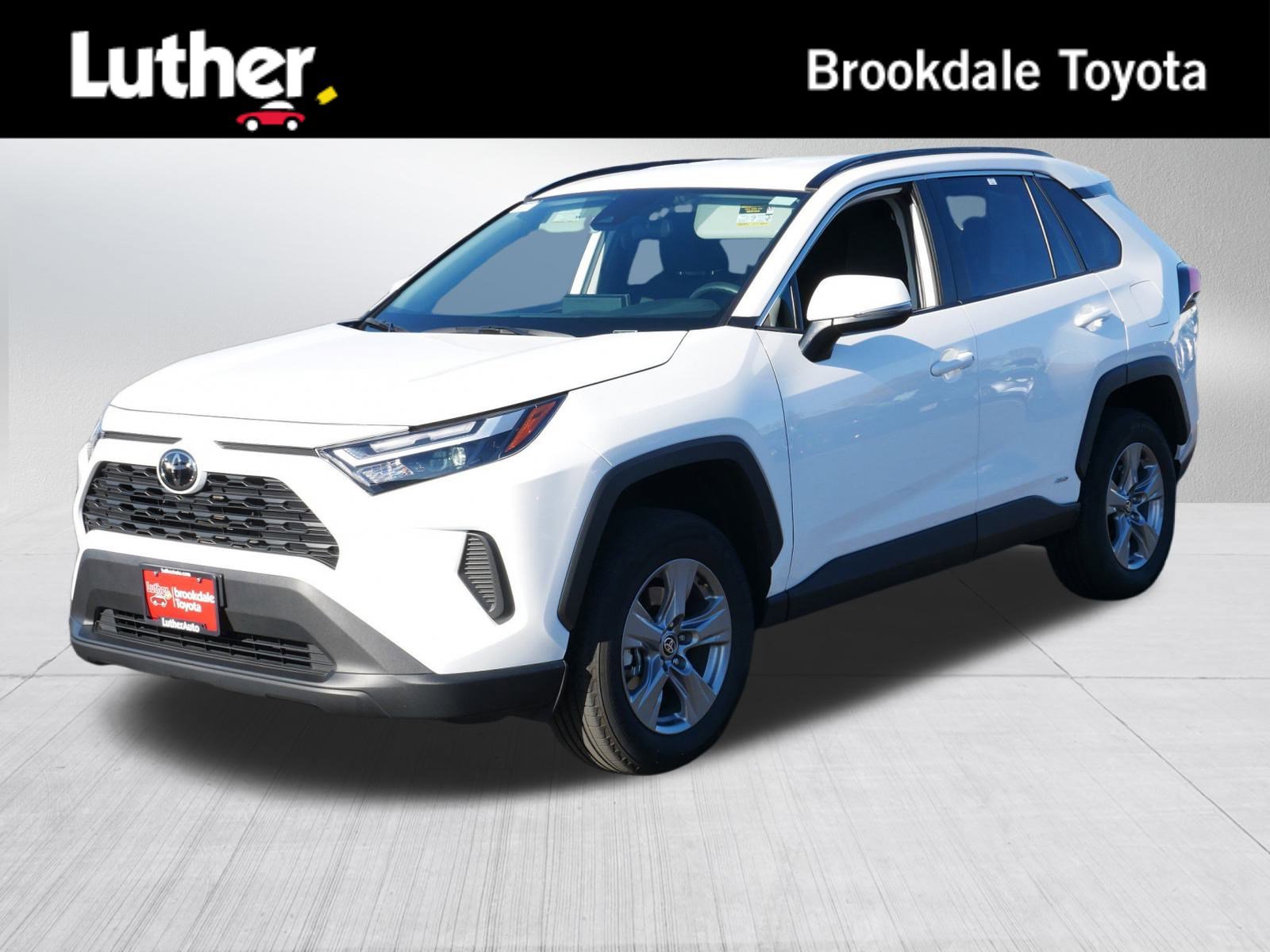 2025 Toyota RAV4 LE's photo