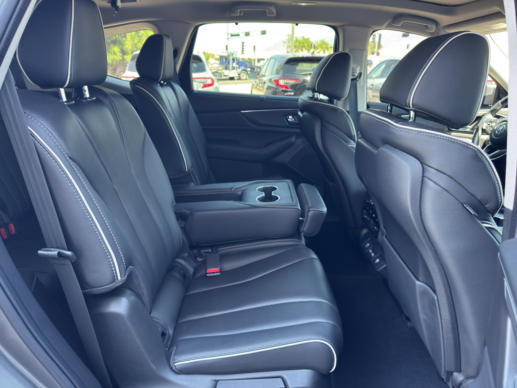 2022 Acura MDX SH-AWD Advance photo 17