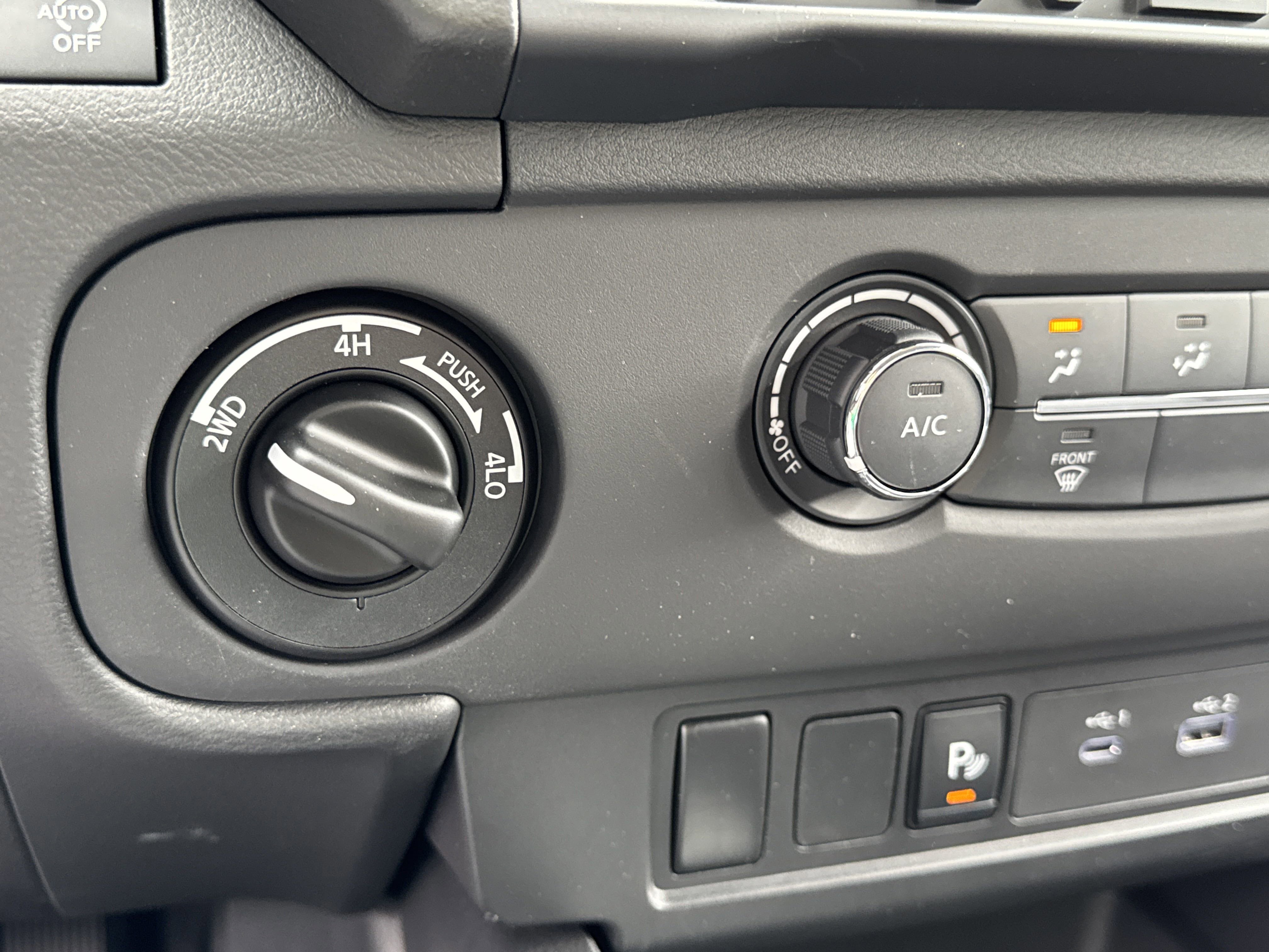 2025 Nissan Frontier S photo 13