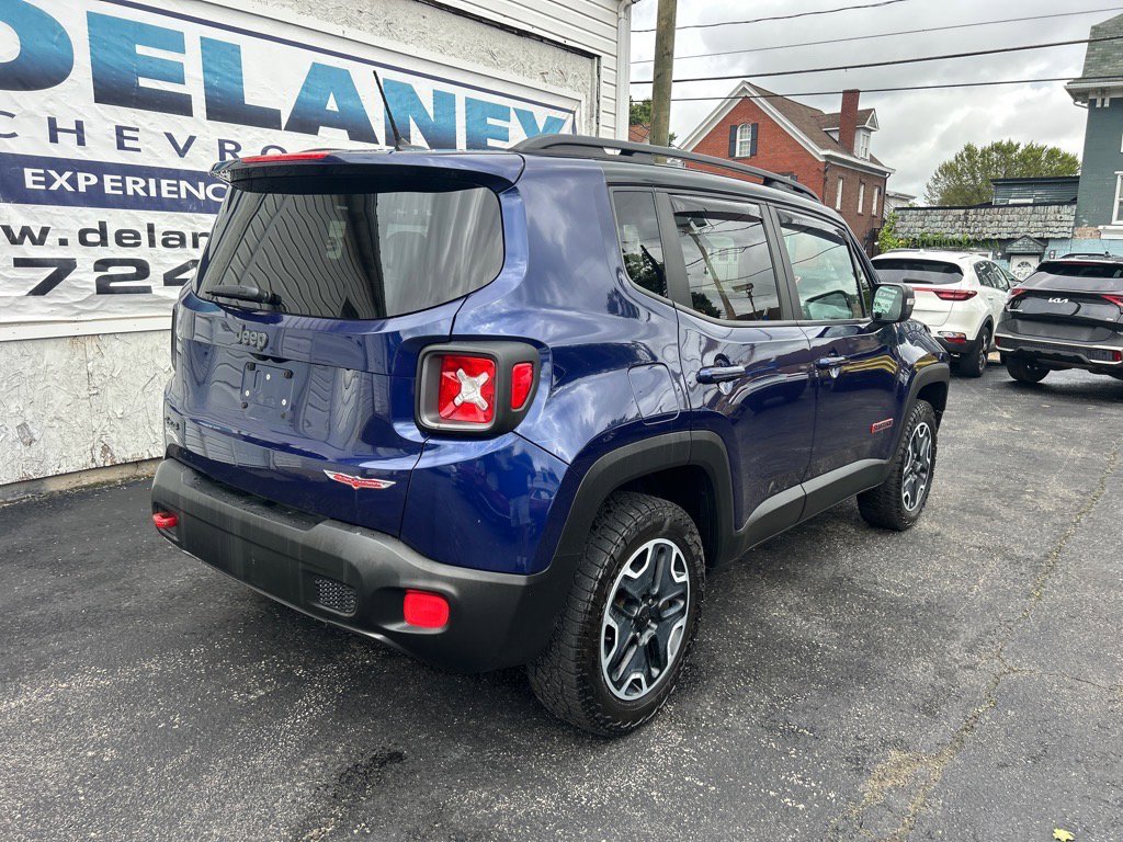 2016 Jeep Renegade Trailhawk photo 3
